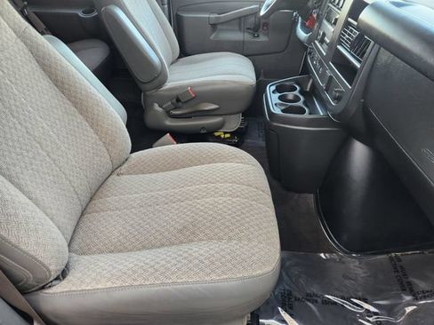 Used 2025 Chevrolet Express 3500 LS RWD image 18