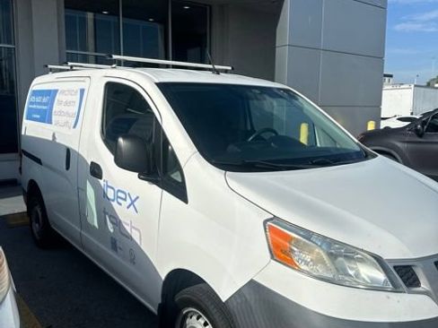 Used 2015 Nissan NV200 S FWD image 5