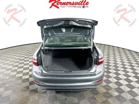 Used 2024 Volkswagen Jetta SE image 27