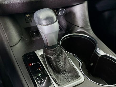 Used 2018 Toyota Highlander XLE image 10