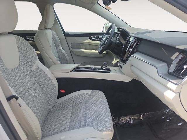 Used 2022 Volvo XC60 B5 Momentum AWD/4WD image 15