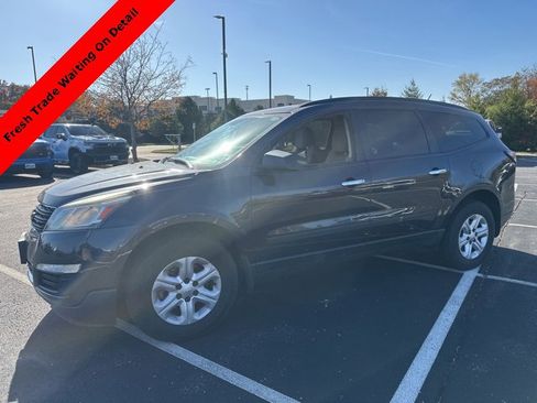Used 2017 Chevrolet Traverse LS image 3