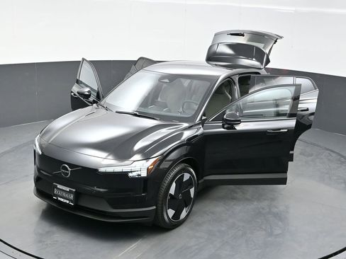New 2026 Volvo EX30 Plus w/ Protection Package Premier AWD/4WD image 37
