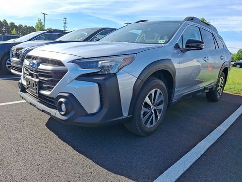 Certified 2023 Subaru Outback Premium AWD/4WD image 3