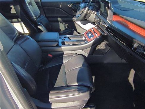Used 2020 Lincoln Aviator Grand Touring w/ Equipment Group 302A AWD/4WD image 21