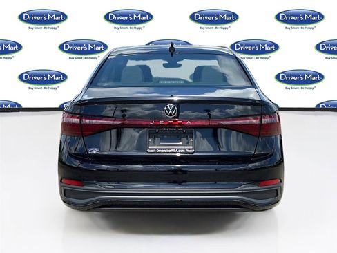 Used 2025 Volkswagen Jetta Sport FWD image 6