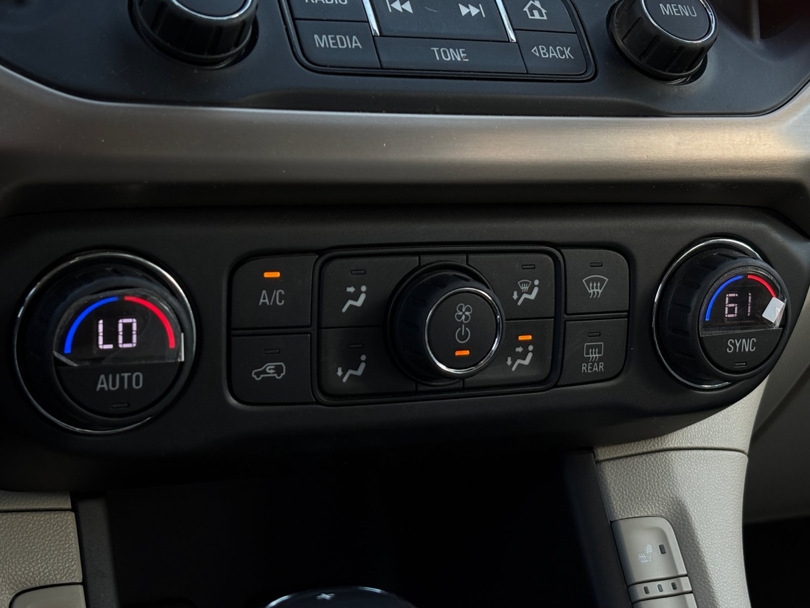 Used 2017 GMC Acadia Denali w/ Technology Package FWD image 17