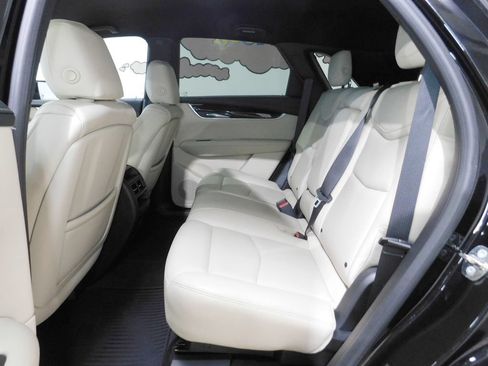 Used 2017 Cadillac XT5 FWD image 55