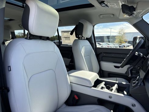 New 2026 Land Rover Defender 130 X-Dynamic SE image 16