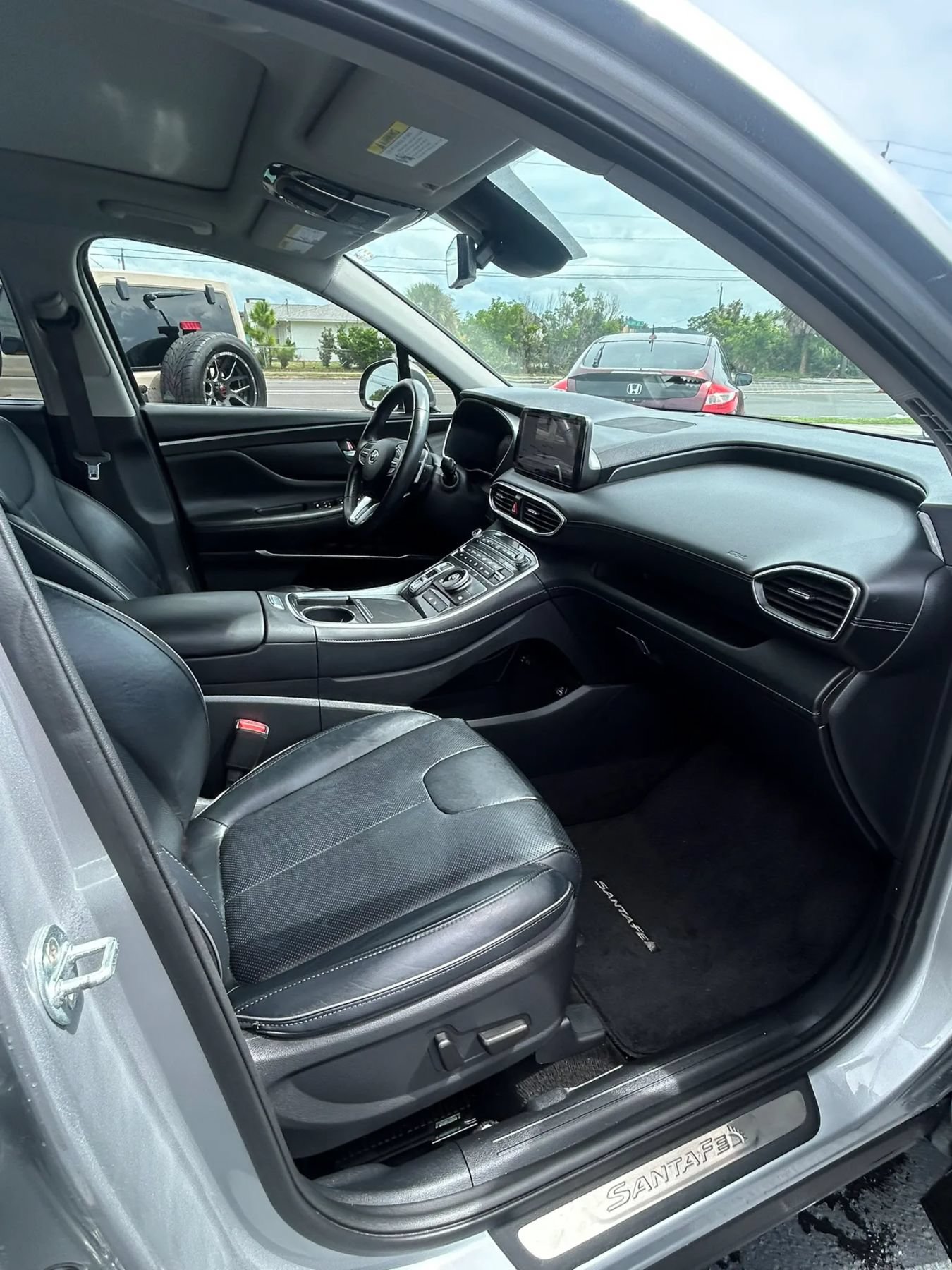 Used 2021 Hyundai Santa Fe SEL w/ Convenience + Premium Package FWD image 16