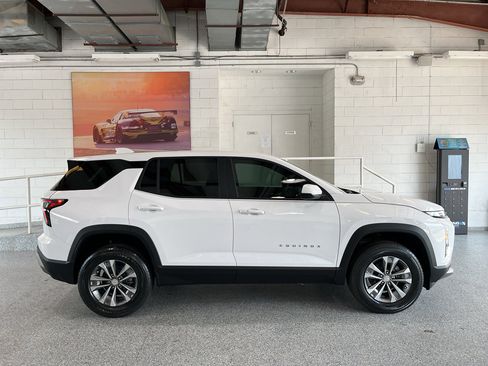 New 2026 Chevrolet Equinox LT FWD image 11
