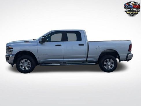 Used 2026 RAM 2500 Big Horn AWD/4WD image 2
