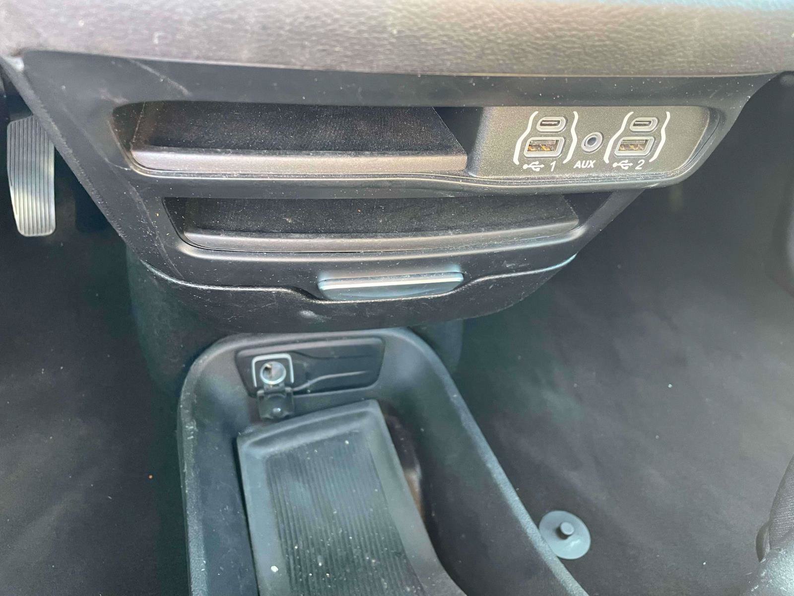 Used 2023 Chrysler Pacifica Touring FWD image 18