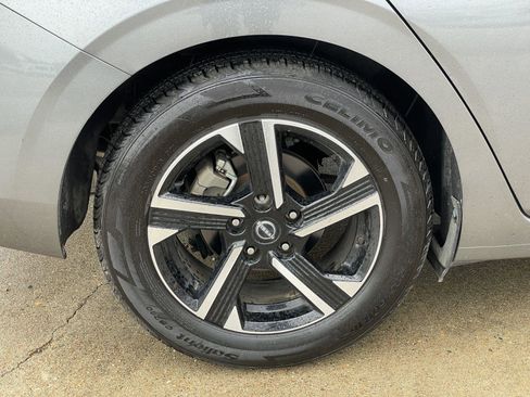 Used 2024 Nissan Sentra SV image 43