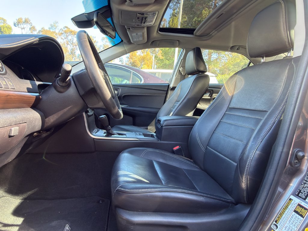 Used 2017 Toyota Camry XLE w/ Moonroof Package FWD image 7
