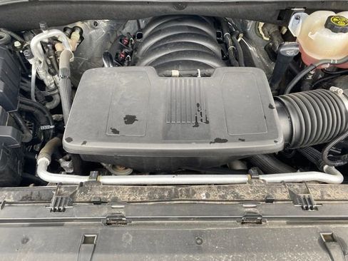 Used 2024 GMC Yukon SLT w/ SLT Luxury Package image 24