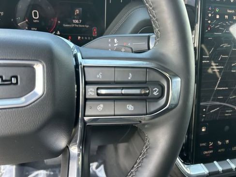 Used 2025 GMC Yukon XL Denali AWD/4WD image 24
