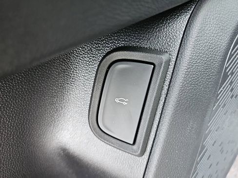 Certified 2026 Chevrolet Equinox ACTIV w/ Convenience Package III FWD image 11