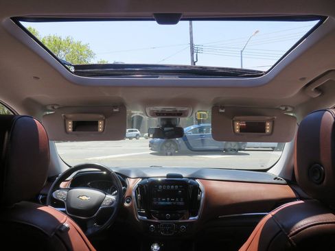 Used 2018 Chevrolet Traverse High Country AWD/4WD image 13