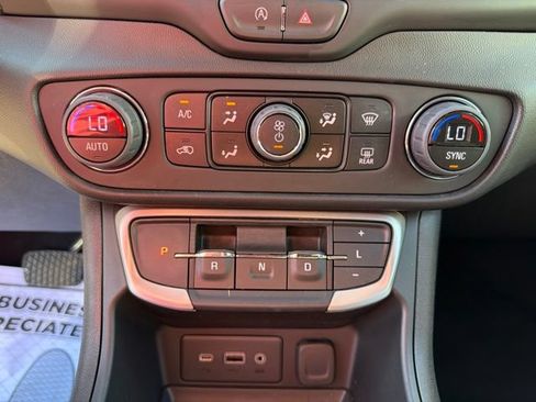 Used 2023 GMC Terrain SLE w/ Driver Convenience Package AWD/4WD image 20