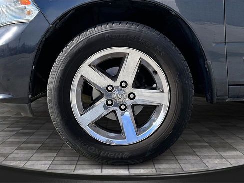 Used 2017 RAM 1500 Express image 10