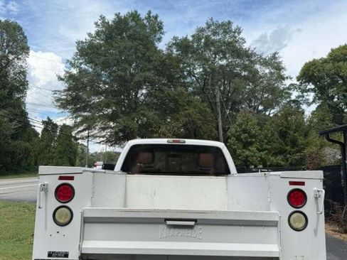 Used 2011 Ford F250 XL w/ XL Value Pkg image 5