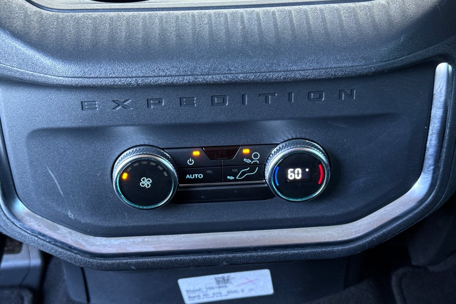 Used 2025 Ford Expedition Active AWD/4WD image 16