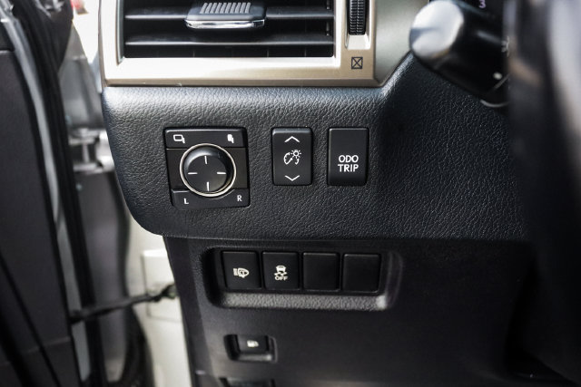 Used 2016 Lexus GX 460 w/ Premium Package AWD/4WD image 39