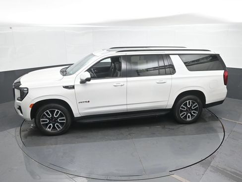 Used 2021 GMC Yukon XL AT4 AWD/4WD image 32
