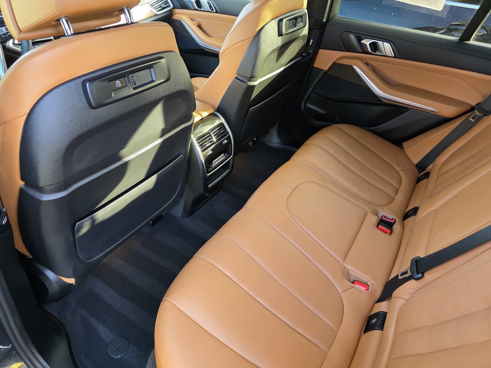 Used 2022 BMW X5 xDrive40i w/ Luxury Seating Package AWD/4WD image 15