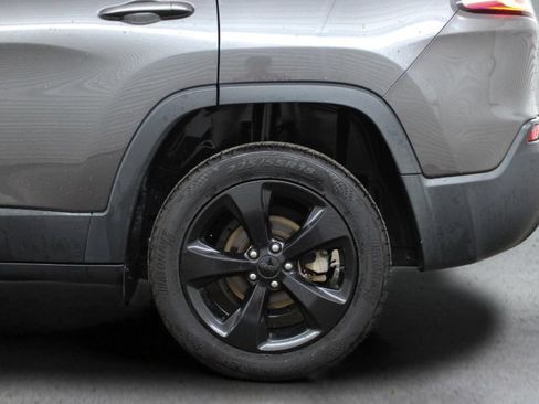 Used 2020 Jeep Cherokee Latitude Plus FWD image 8