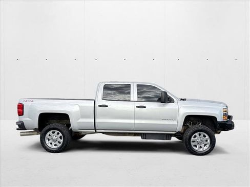 Used 2015 Chevrolet Silverado 2500 LT w/ LT Convenience Package image 4