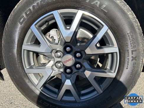 Used 2023 GMC Acadia SLE image 12