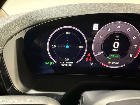 Used 2025 Porsche Panamera 4 AWD/4WD image 31
