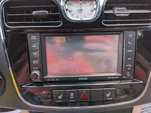 Used 2011 Chrysler 200 Limited FWD image 46