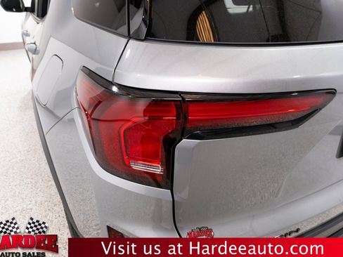 Used 2026 GMC Terrain Elevation w/ Elevation Premium Package FWD image 9