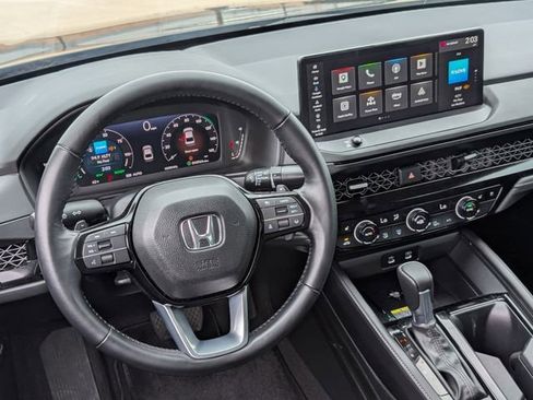Used 2024 Honda Accord Touring image 11