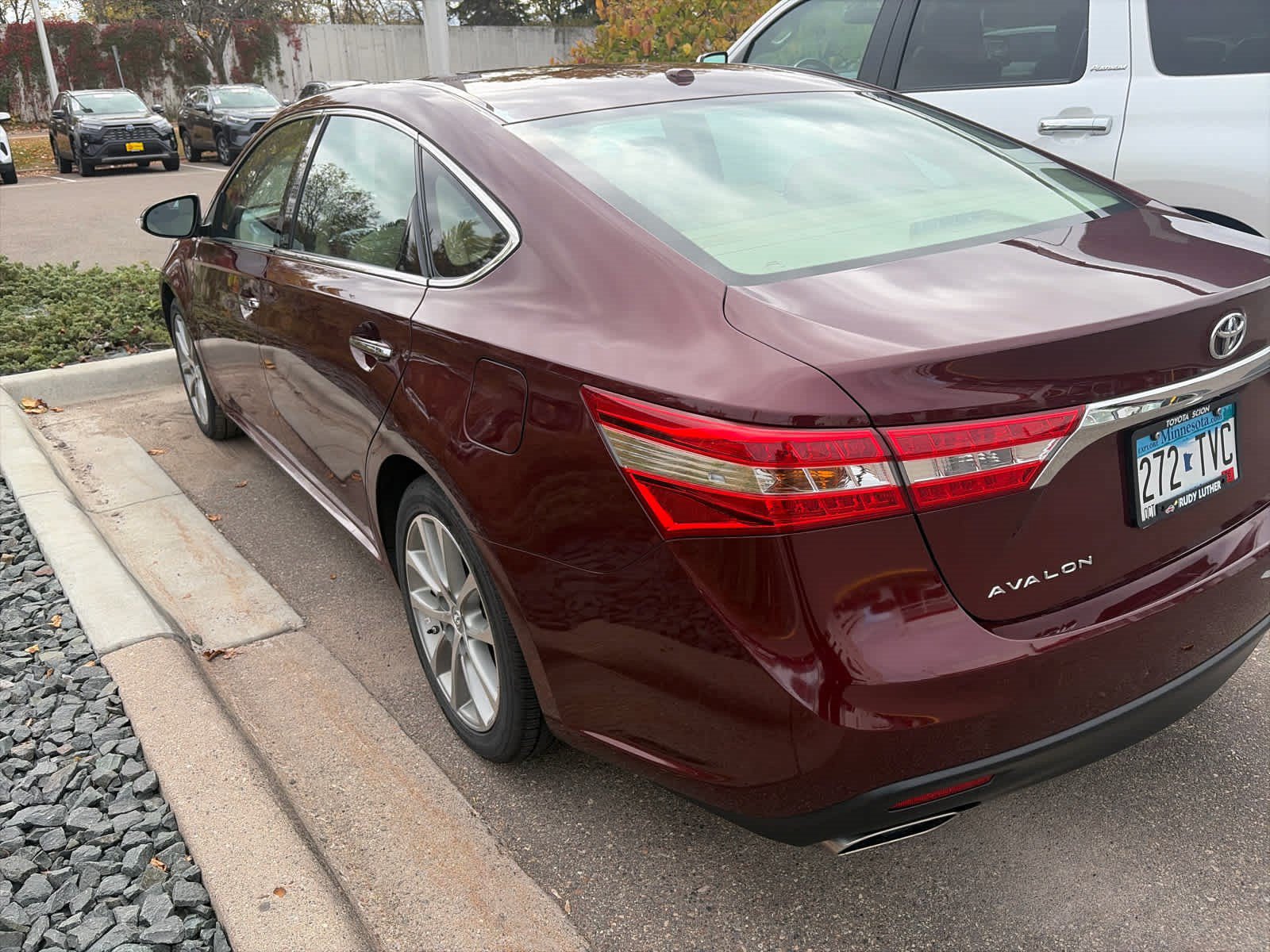 Used 2015 Toyota Avalon XLE Touring FWD image 4