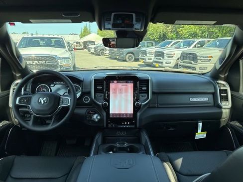 New 2026 RAM 1500 Laramie AWD/4WD image 10