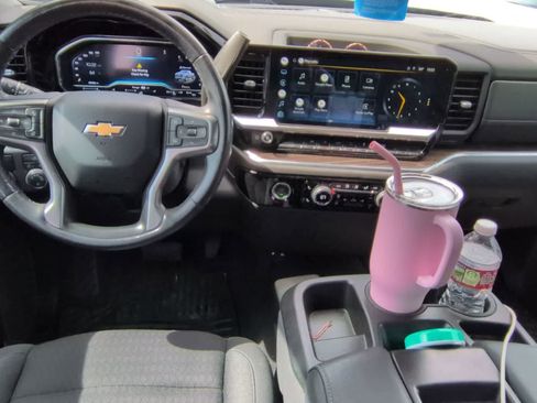 Used 2022 Chevrolet Silverado 1500 LT RWD image 8
