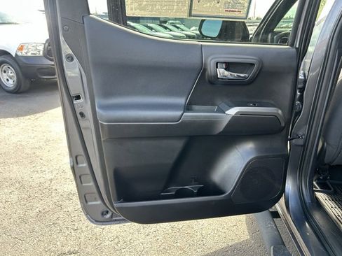 Used 2021 Toyota Tacoma TRD Sport image 13