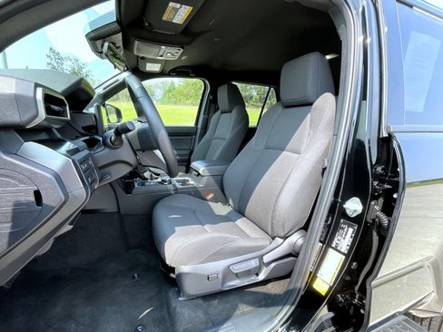 Used 2025 Toyota 4Runner SR5 AWD/4WD image 10