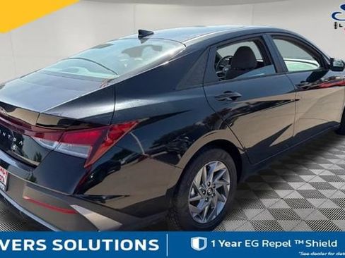 Used 2024 Hyundai Elantra SEL FWD image 5