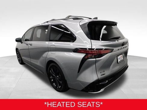 Used 2025 Toyota Sienna XSE image 6