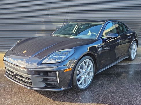 New 2026 Porsche Panamera 4 image 1