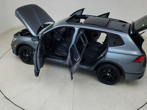 Used 2023 Volkswagen Tiguan SE R-Line image 86