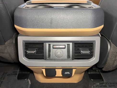 Used 2024 Ford F250 Lariat w/ Sport Appearance Package image 33