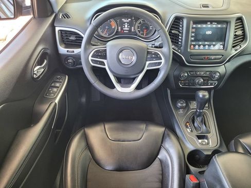 Used 2022 Jeep Cherokee Latitude AWD/4WD image 9
