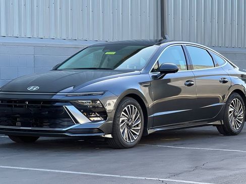 Used 2025 Hyundai Sonata Limited image 8