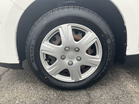 Used 2010 Nissan Versa 1.8 S image 7